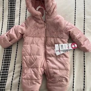 NWT Infant’s insulated bunting snowsuit - rose.